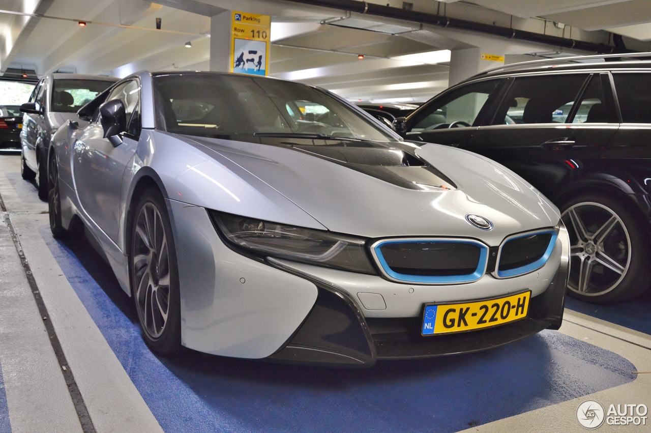 BMW i8