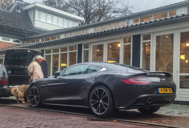 Aston Martin Vanquish 2013