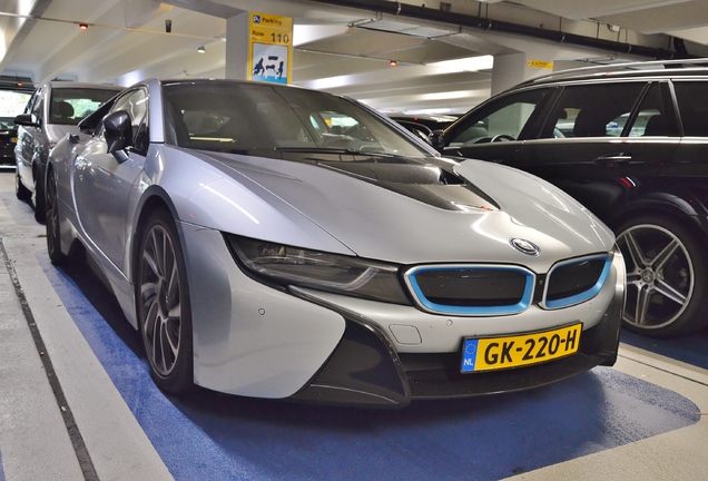 BMW i8