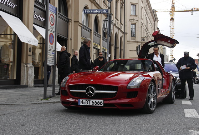 Mercedes-Benz SLS AMG