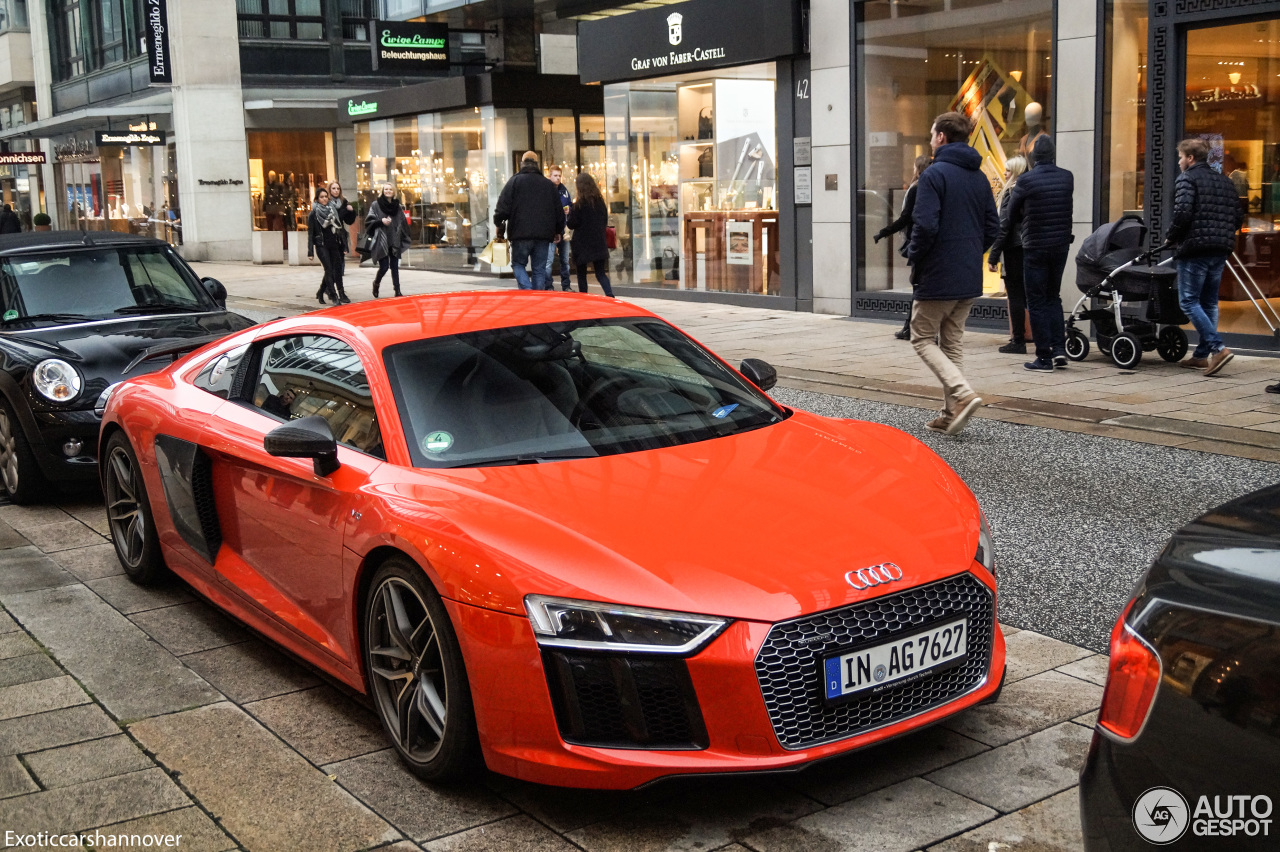 Audi R8 V10 Plus 2015