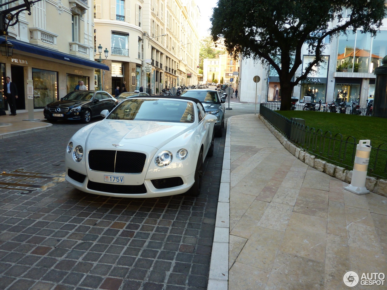 Bentley Continental GTC V8