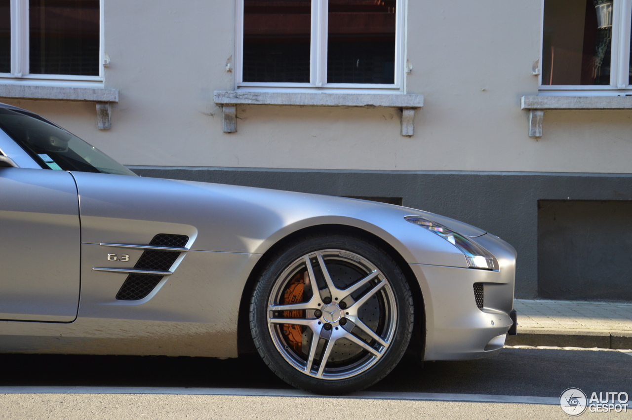 Mercedes-Benz SLS AMG Roadster