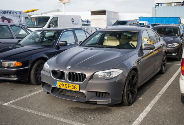 BMW M5 F10 2011