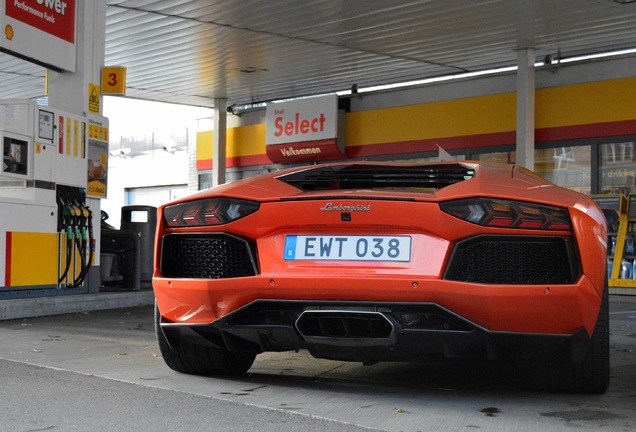 Lamborghini Aventador LP700-4