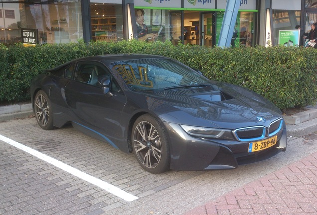 BMW i8