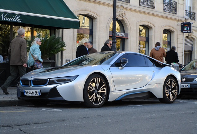 BMW i8