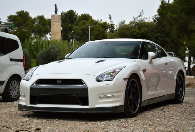 Nissan GT-R 2012