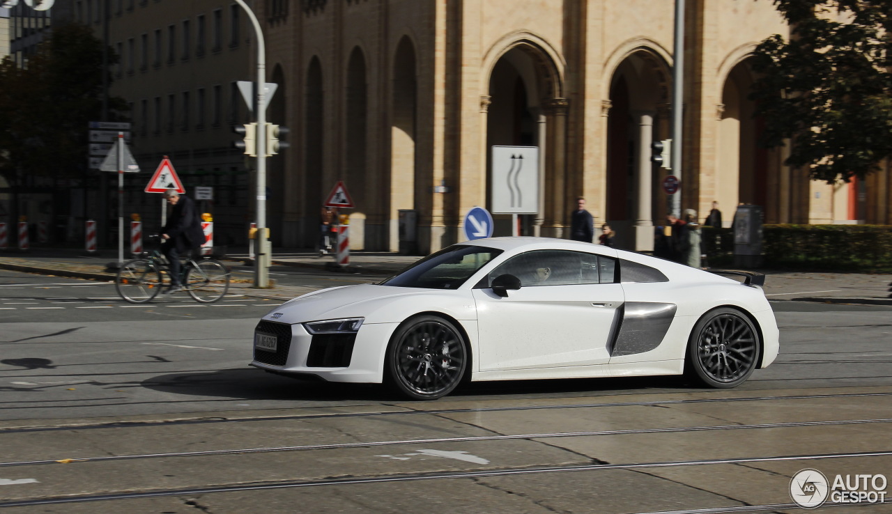 Audi R8 V10 Plus 2015