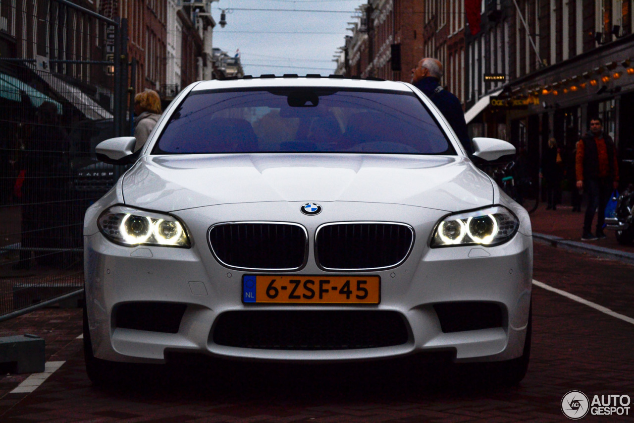 BMW M5 F10 2011