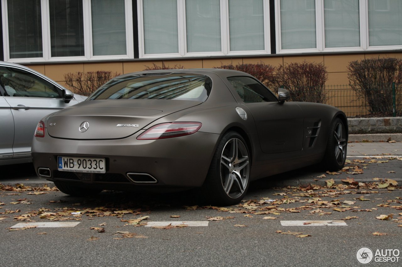 Mercedes-Benz SLS AMG