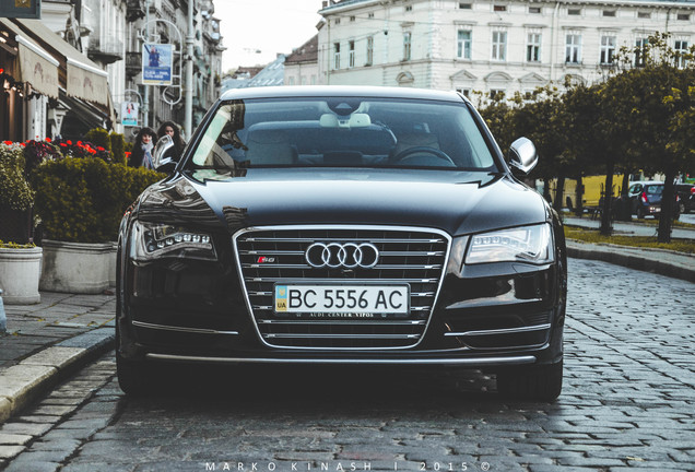 Audi S8 D4