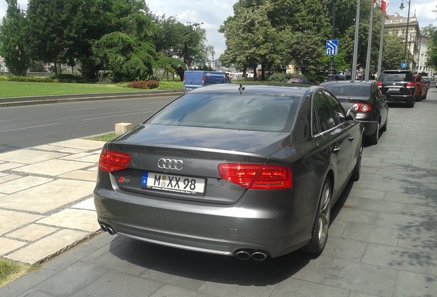 Audi S8 D4