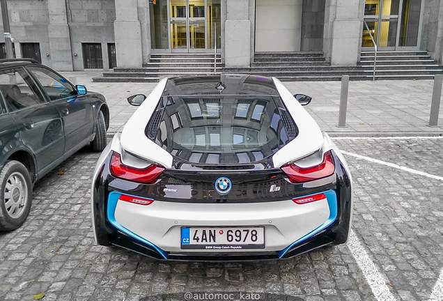 BMW i8