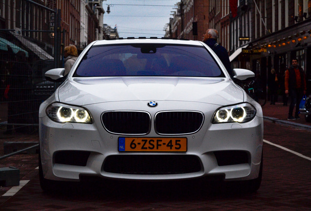 BMW M5 F10 2011