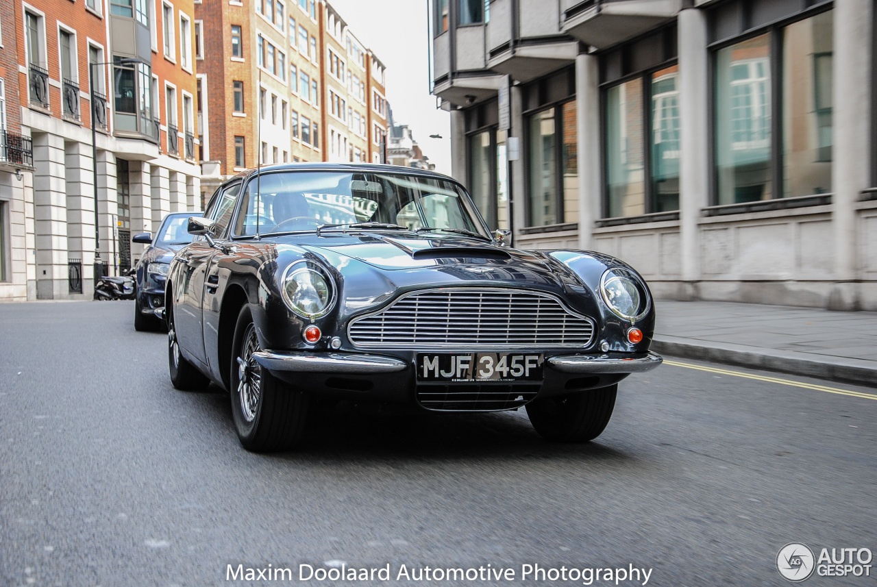 Aston Martin DB6 MKI