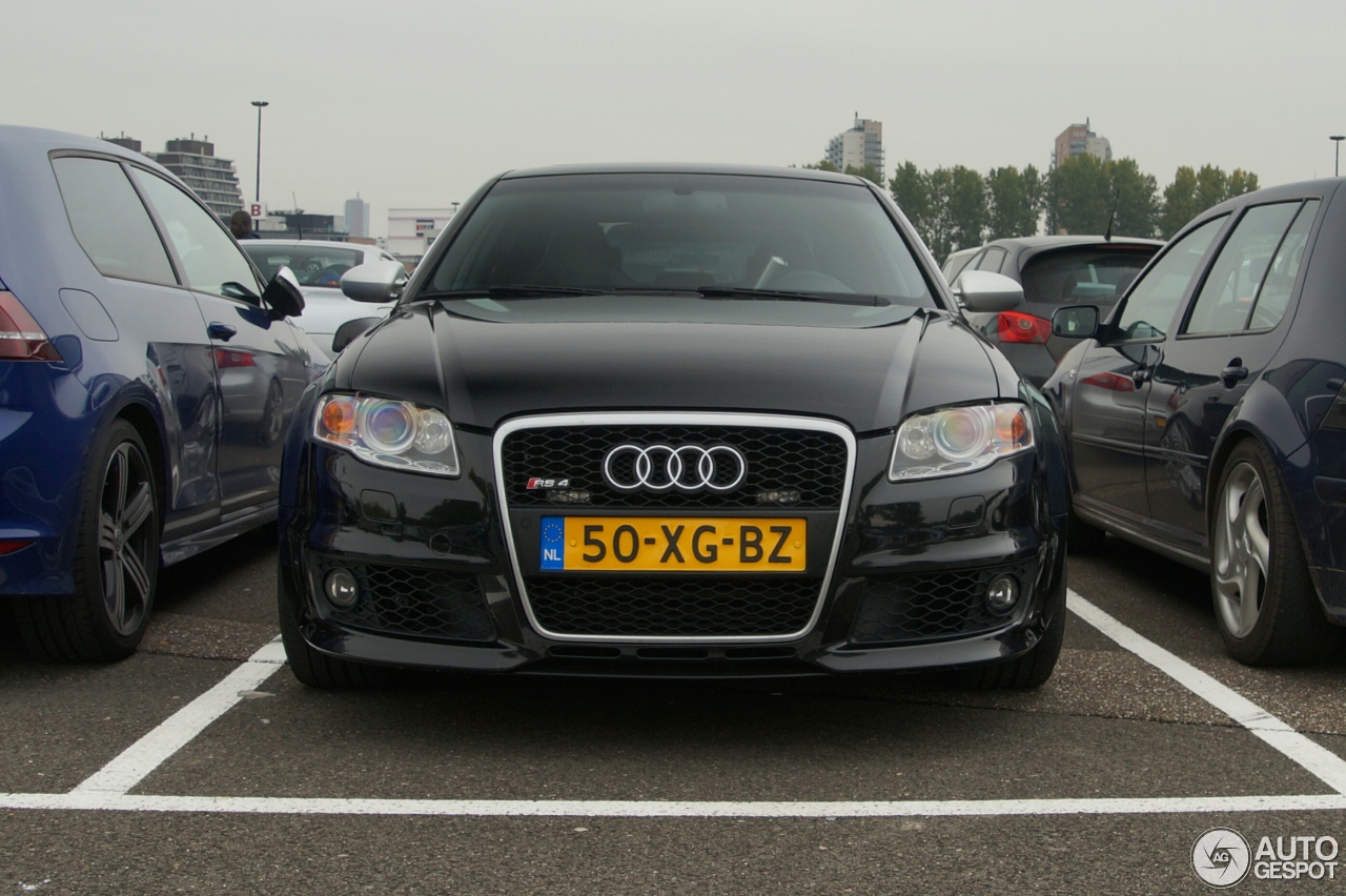 Audi RS4 Sedan