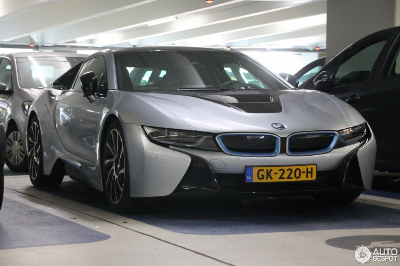 BMW i8