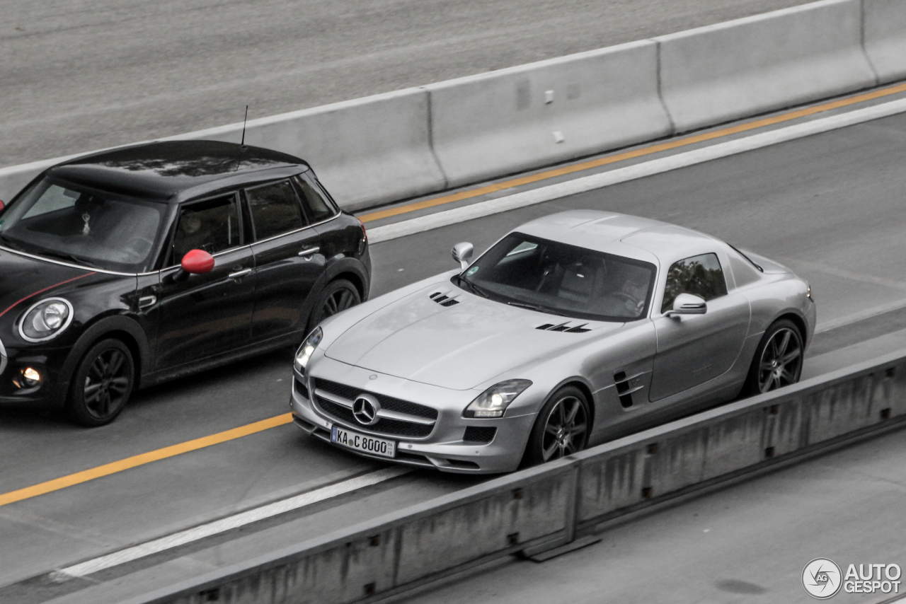 Mercedes-Benz SLS AMG