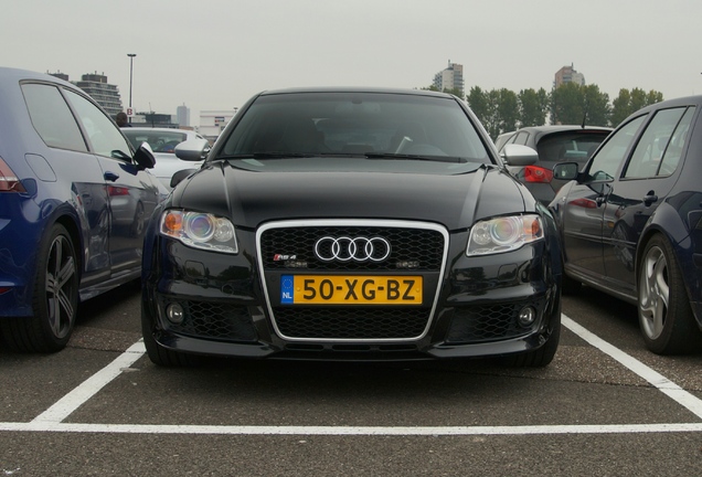 Audi RS4 Sedan