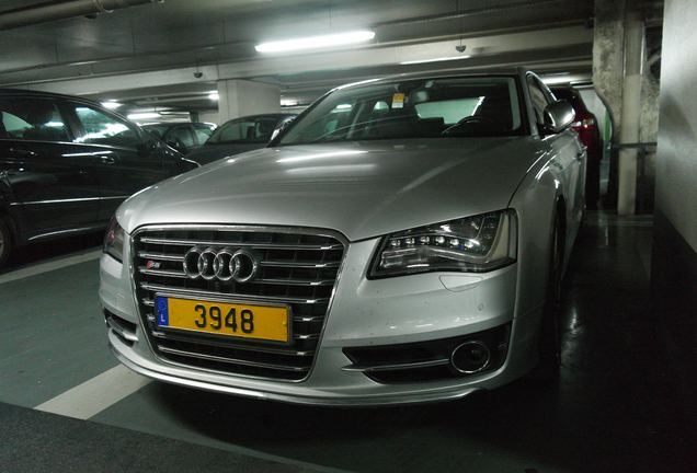 Audi S8 D4