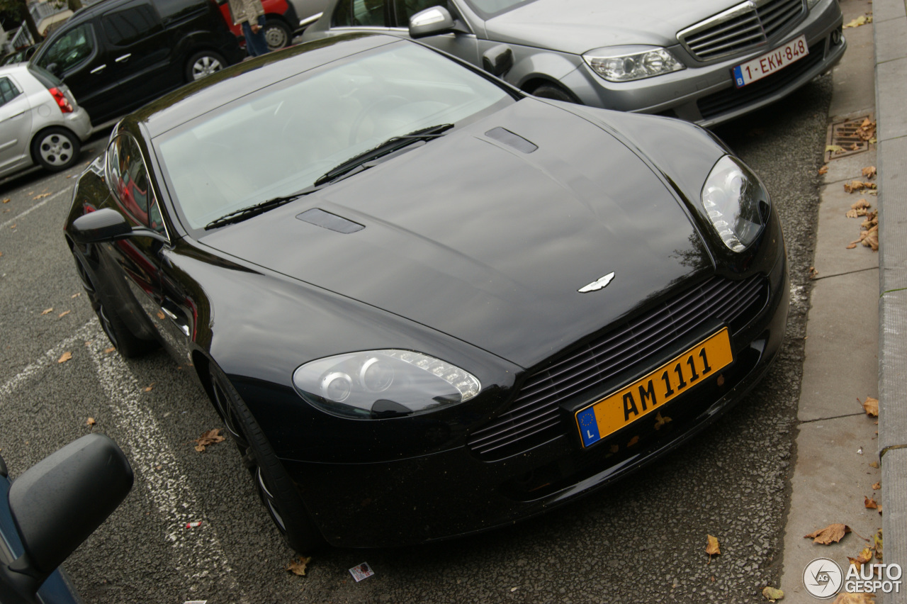 Aston Martin V8 Vantage