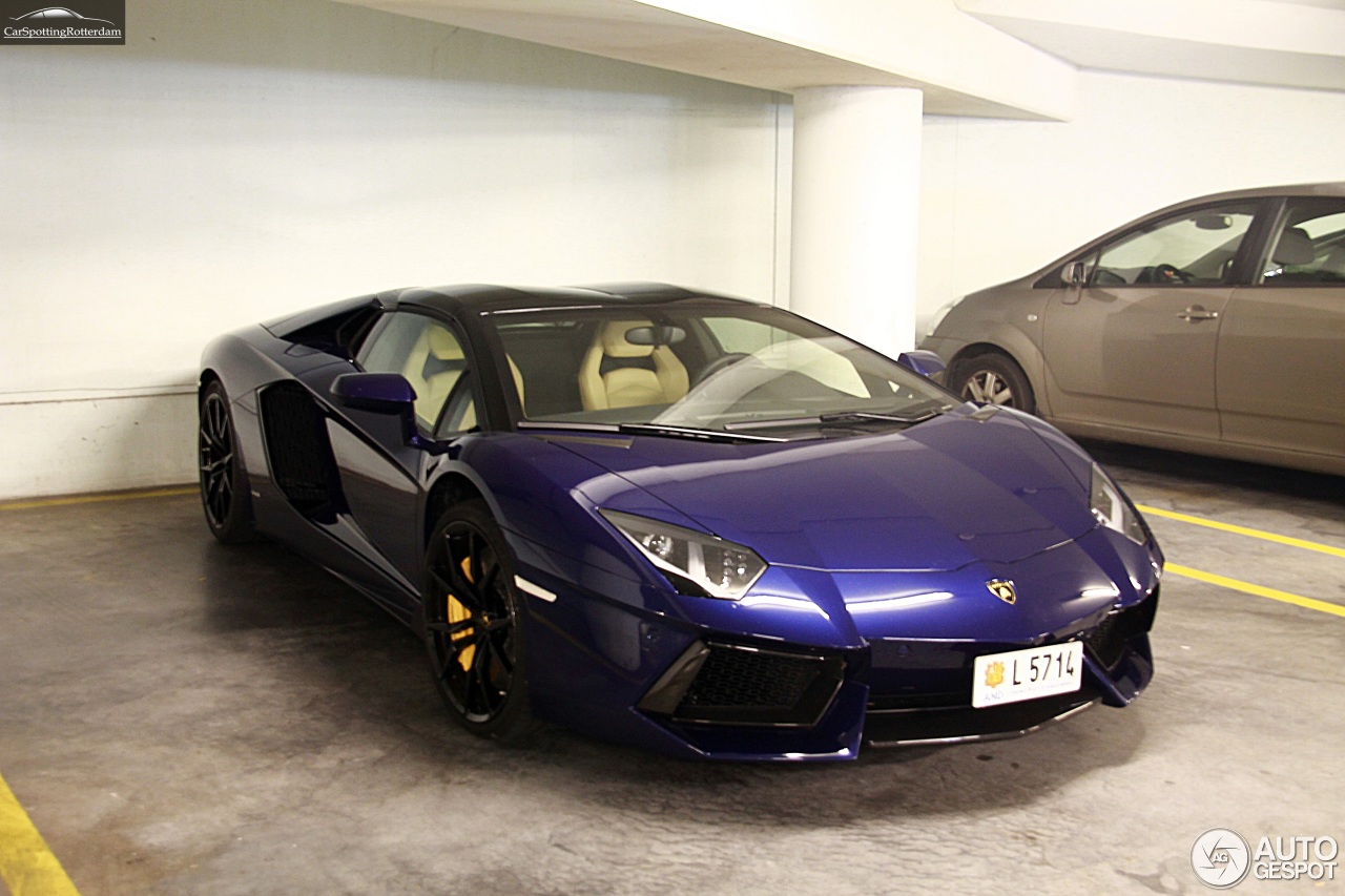 Lamborghini Aventador LP700-4 Roadster