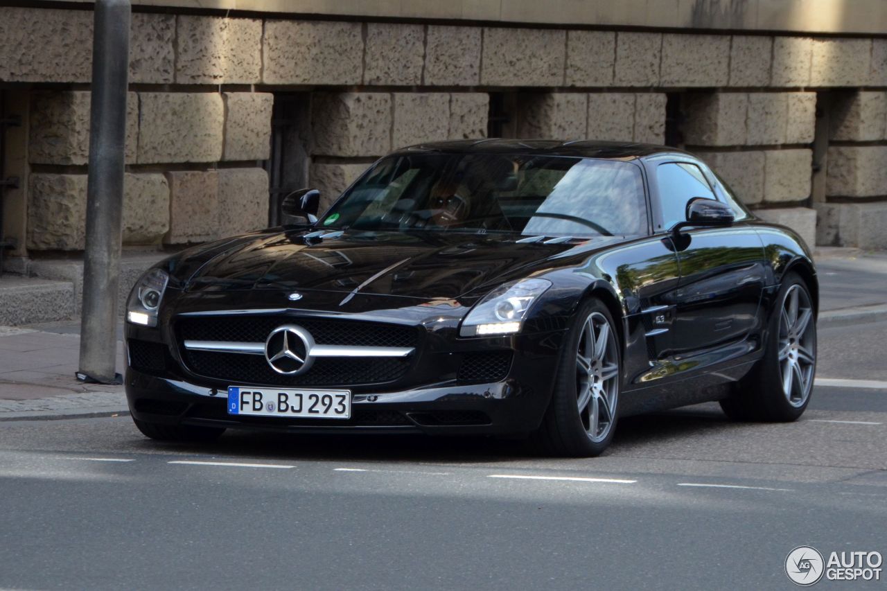 Mercedes-Benz SLS AMG