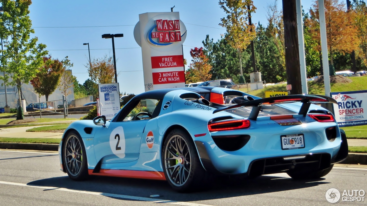 Porsche 918 Spyder Weissach Package