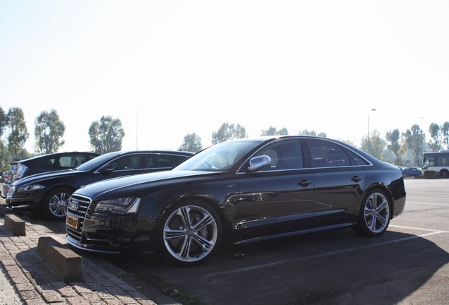 Audi S8 D4