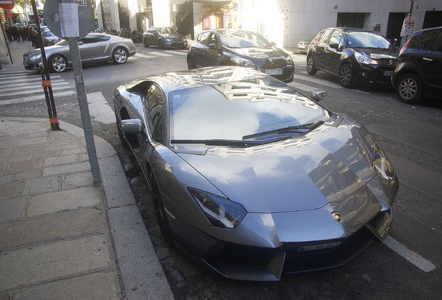 Lamborghini Aventador LP700-4