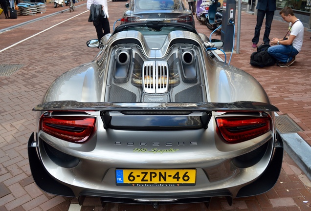 Porsche 918 Spyder Weissach Package