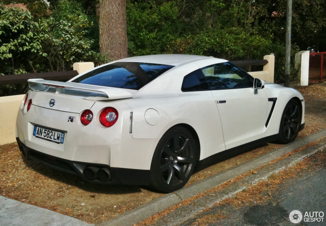 Nissan GT-R 2011