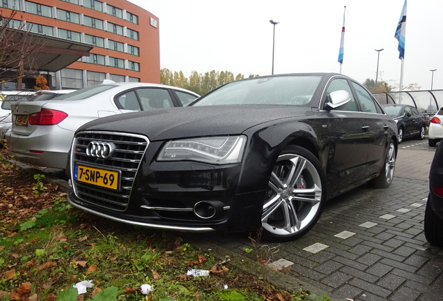 Audi S8 D4