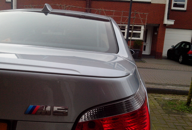 BMW M5 E60 2005