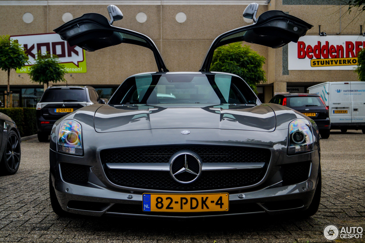 Mercedes-Benz SLS AMG