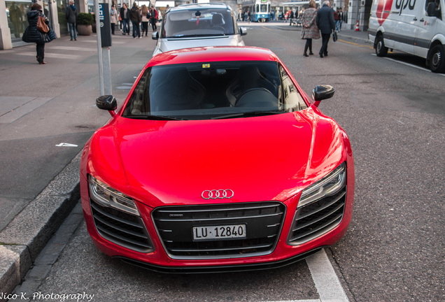 Audi R8 V10 Plus 2013