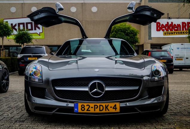 Mercedes-Benz SLS AMG