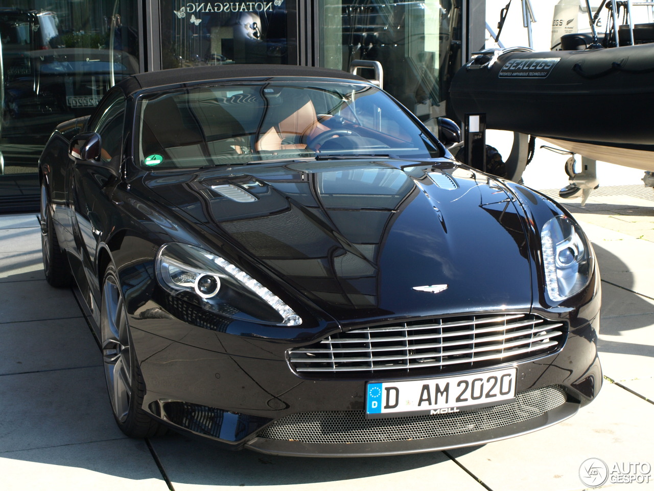 Aston Martin DB9 Volante 2013