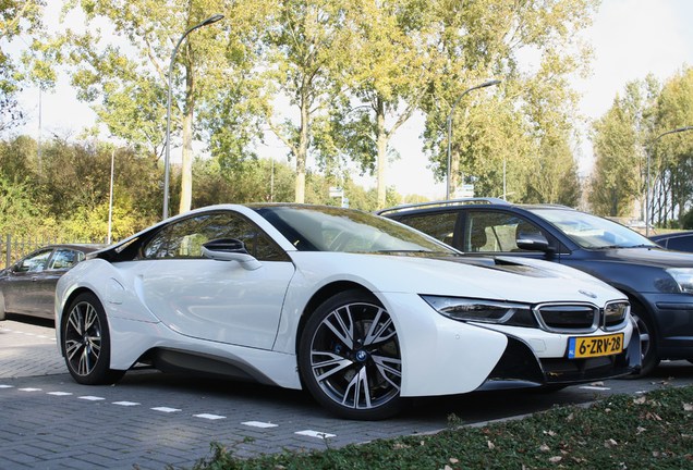 BMW i8