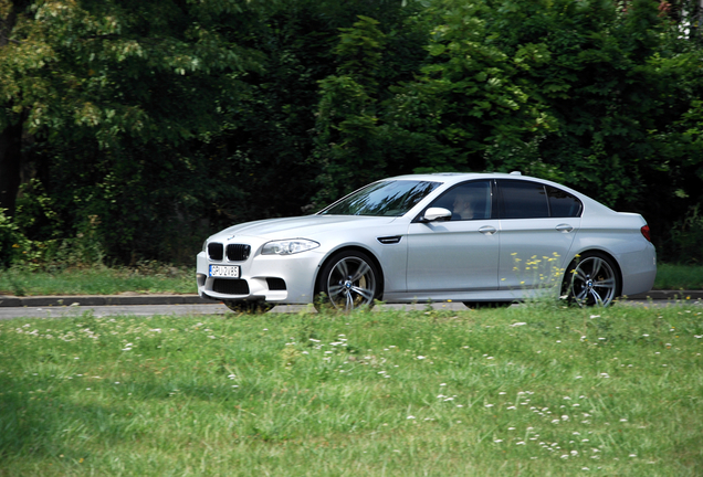 BMW M5 F10 2011