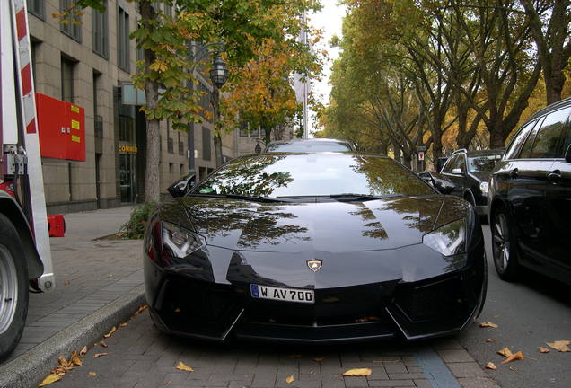 Lamborghini Aventador LP700-4