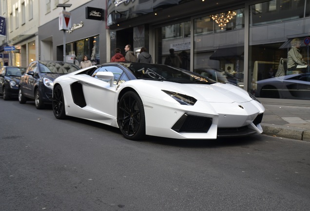 Lamborghini Aventador LP700-4 Roadster