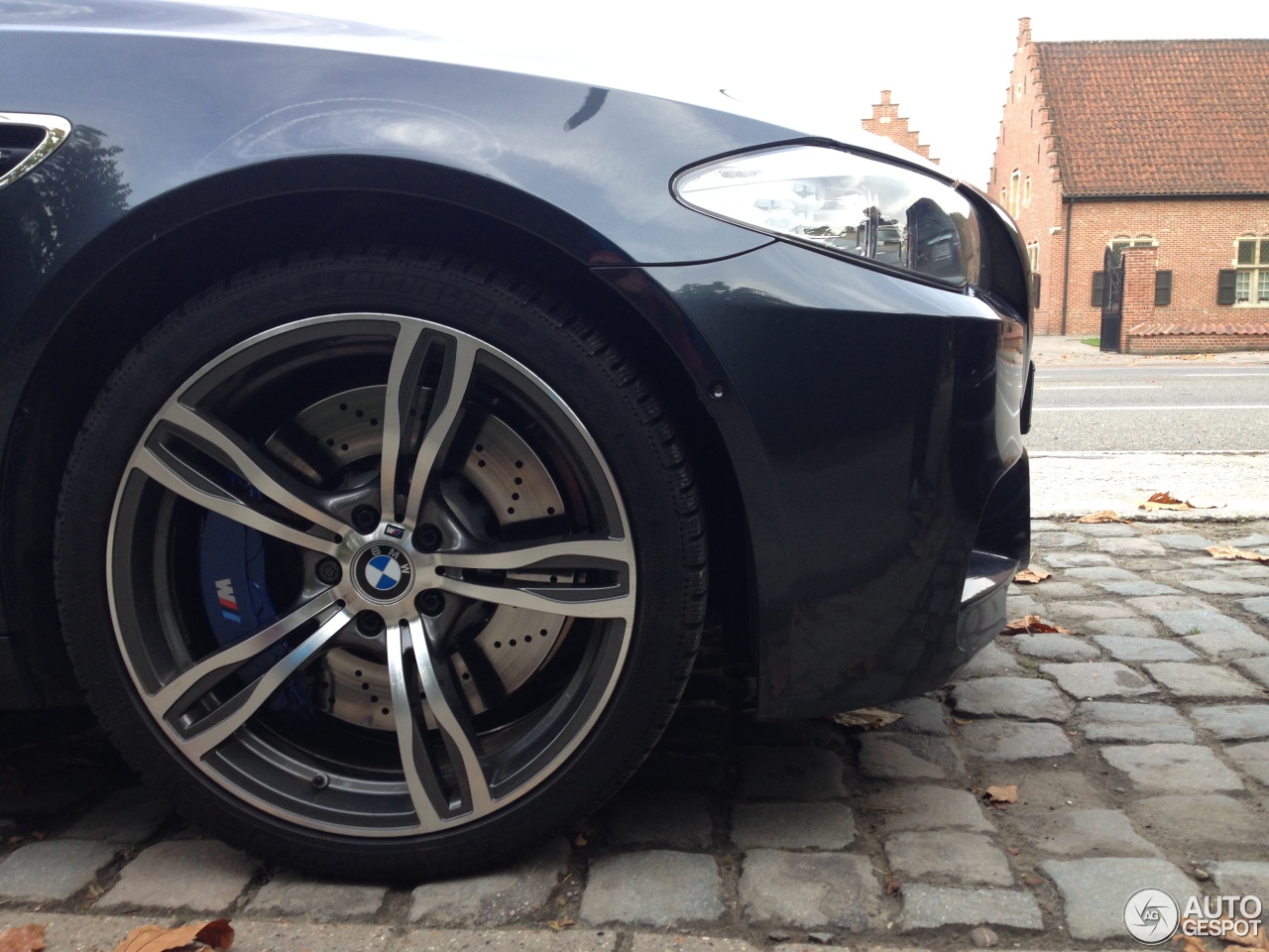 BMW M5 F10 2011