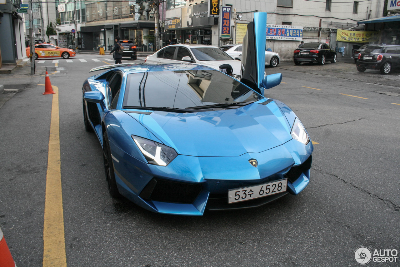 Lamborghini Aventador LP700-4