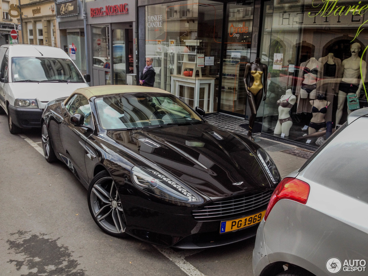 Aston Martin Virage Volante 2011