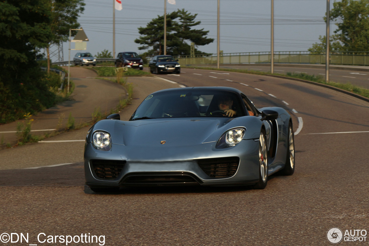 Porsche 918 Spyder Weissach Package