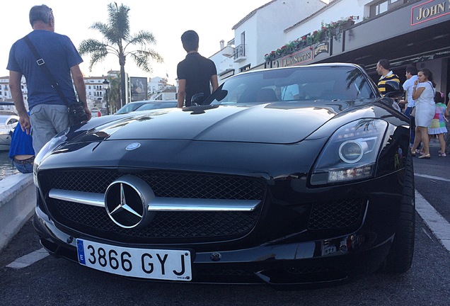 Mercedes-Benz SLS AMG