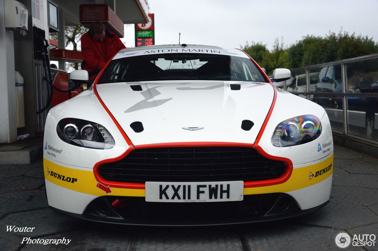 Aston Martin V8 Vantage GT4