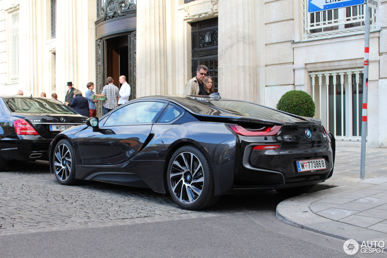 BMW i8